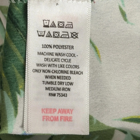 Tabitha Webb Sleep Wear Tropical Print Shorty Pajama Set - Size Medium - Picture 7 of 7